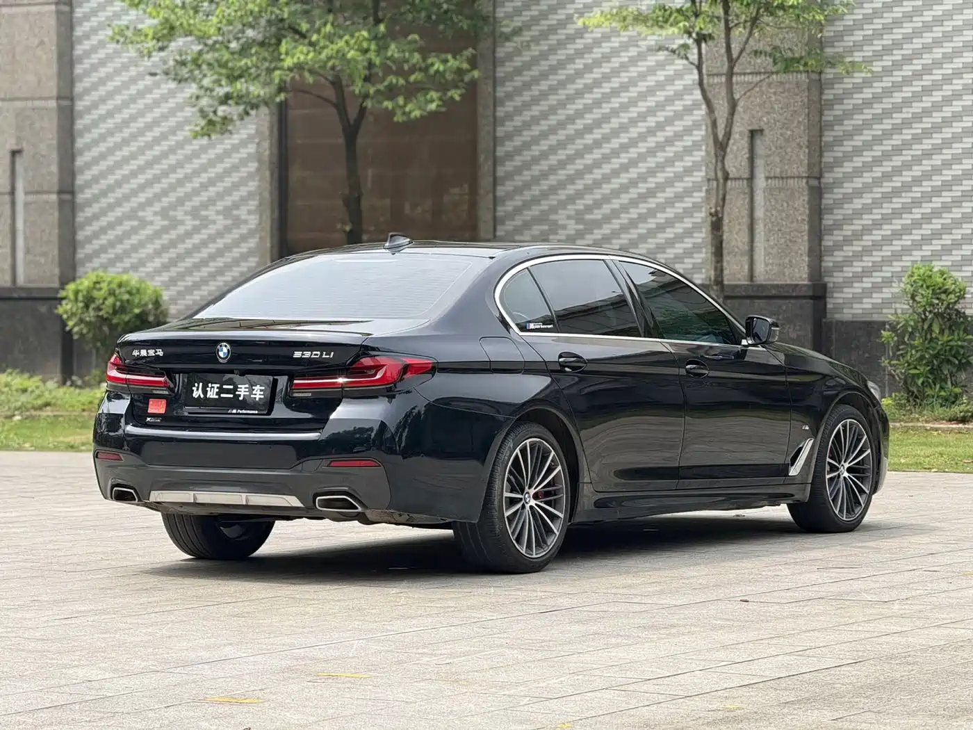 BMW 5 Series 2021 530Li Leading M Sport Package фото 21