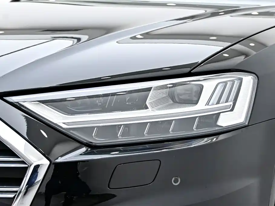 Audi A8 New Energy 2022 A8L 60 TFSIe quattro Collector's Edition фото 10