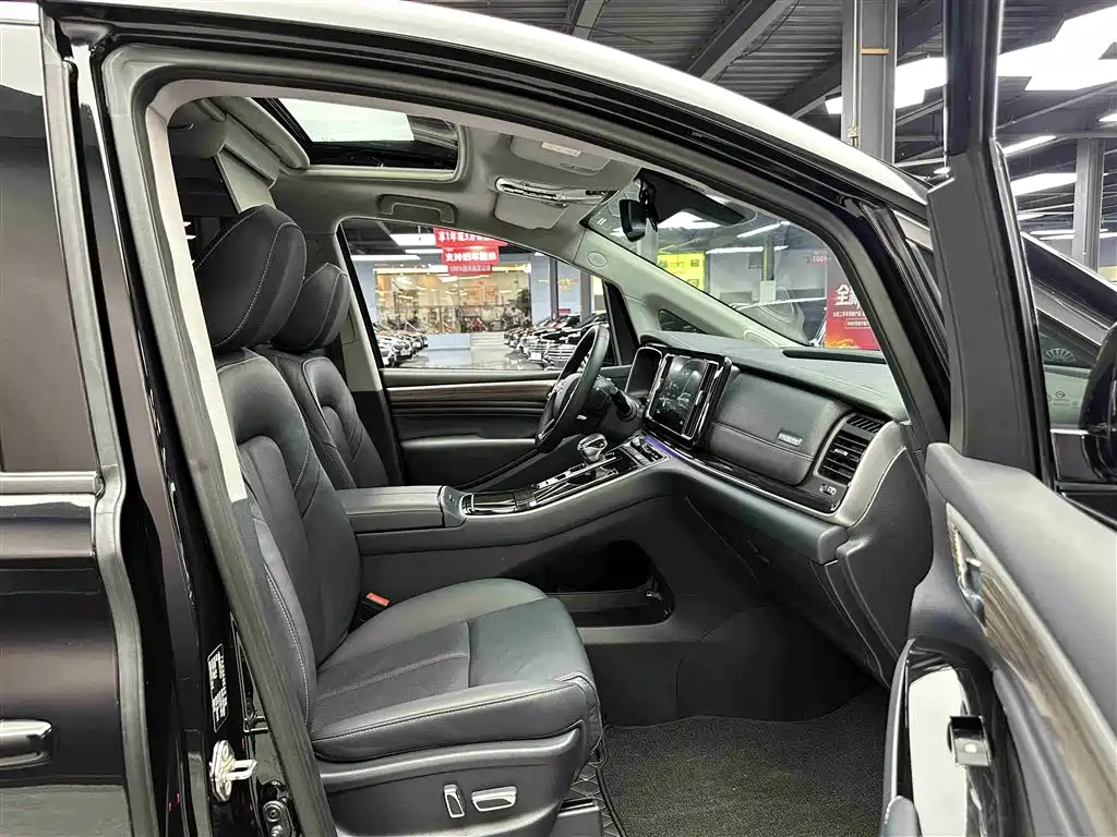 GAC Trumpchi Trumpchi M8 2021 Leading Show Series 390T Ultimate Edition фото 4