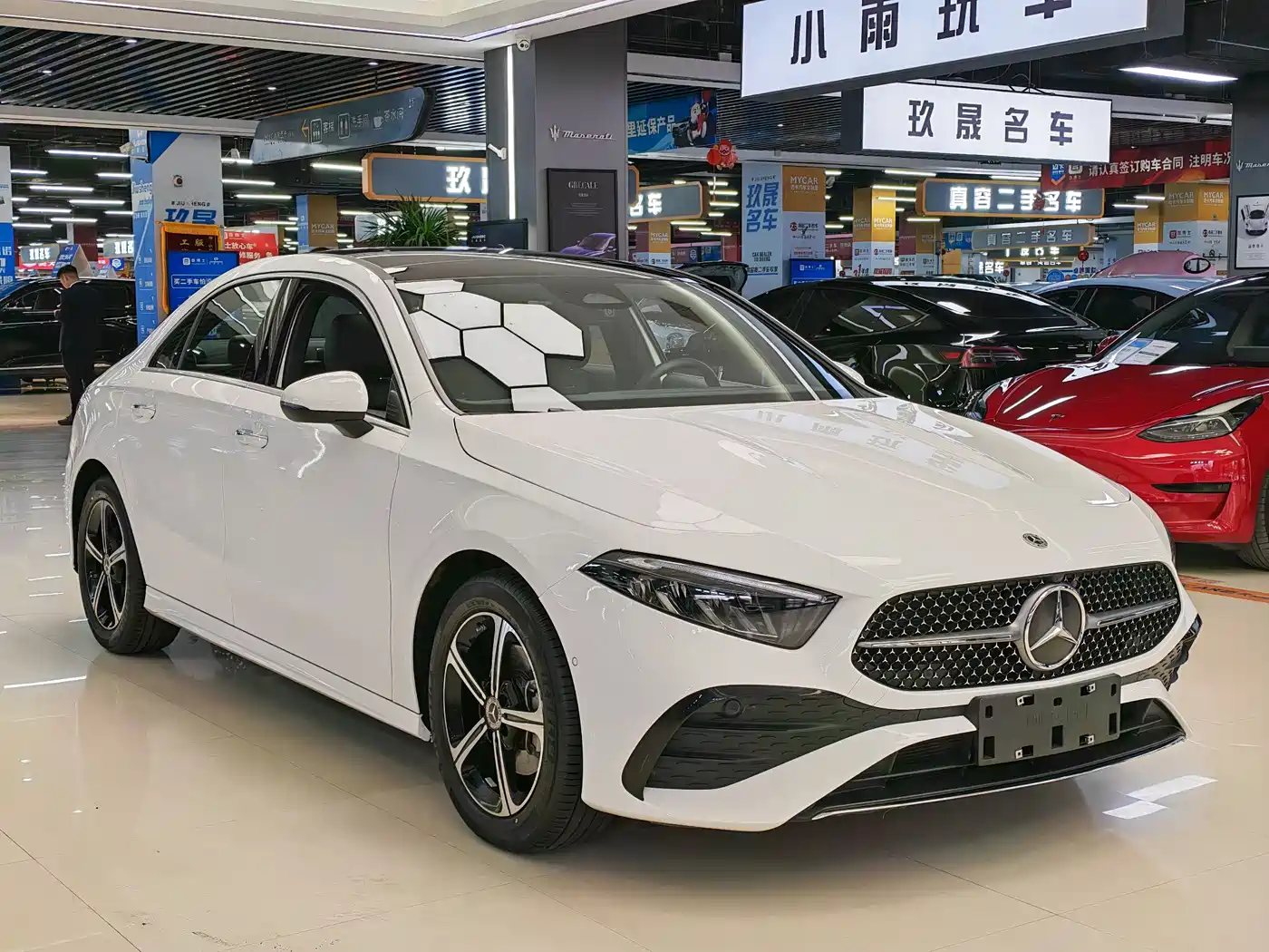 Mercedes-Benz A-Class 2024 A 200 L Fashion Edition фото 3