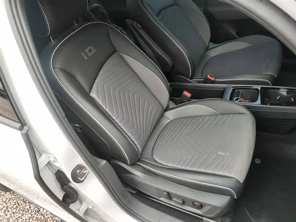 Volkswagen ID.3 2024 Outstanding Edition фото 25