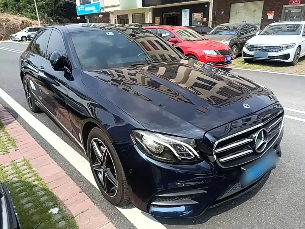 Фото 4 - Mercedes-Benz E-Class (Import)
