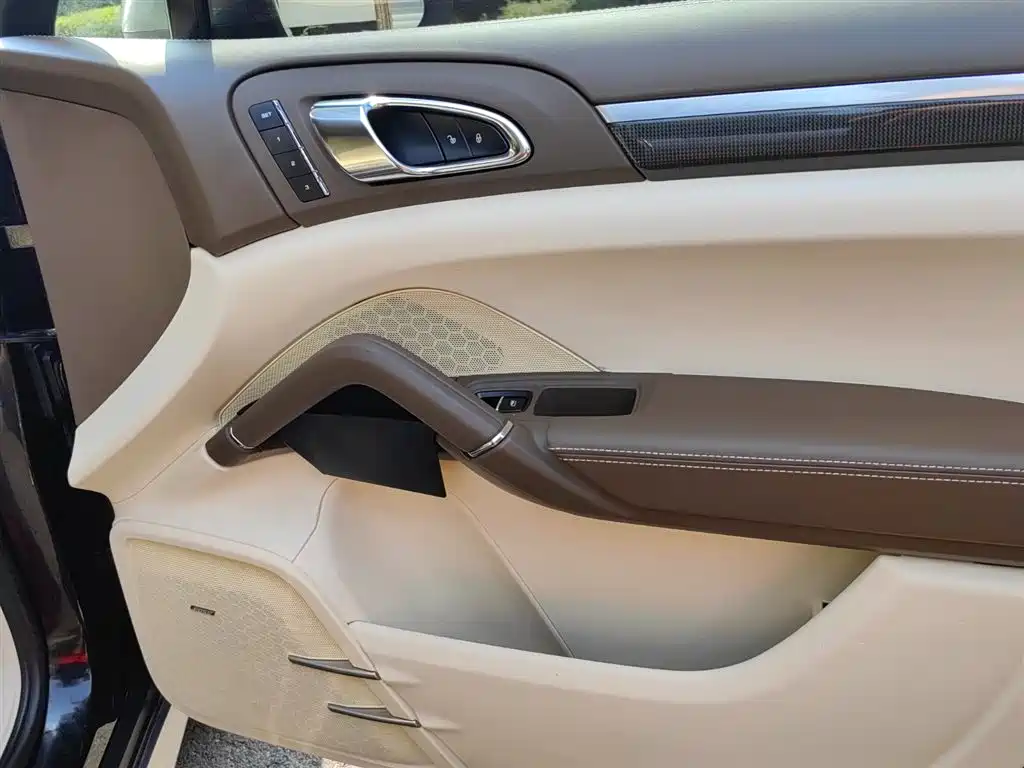Porsche Cayenne 2013 Cayenne Turbo S 4.8T фото 7