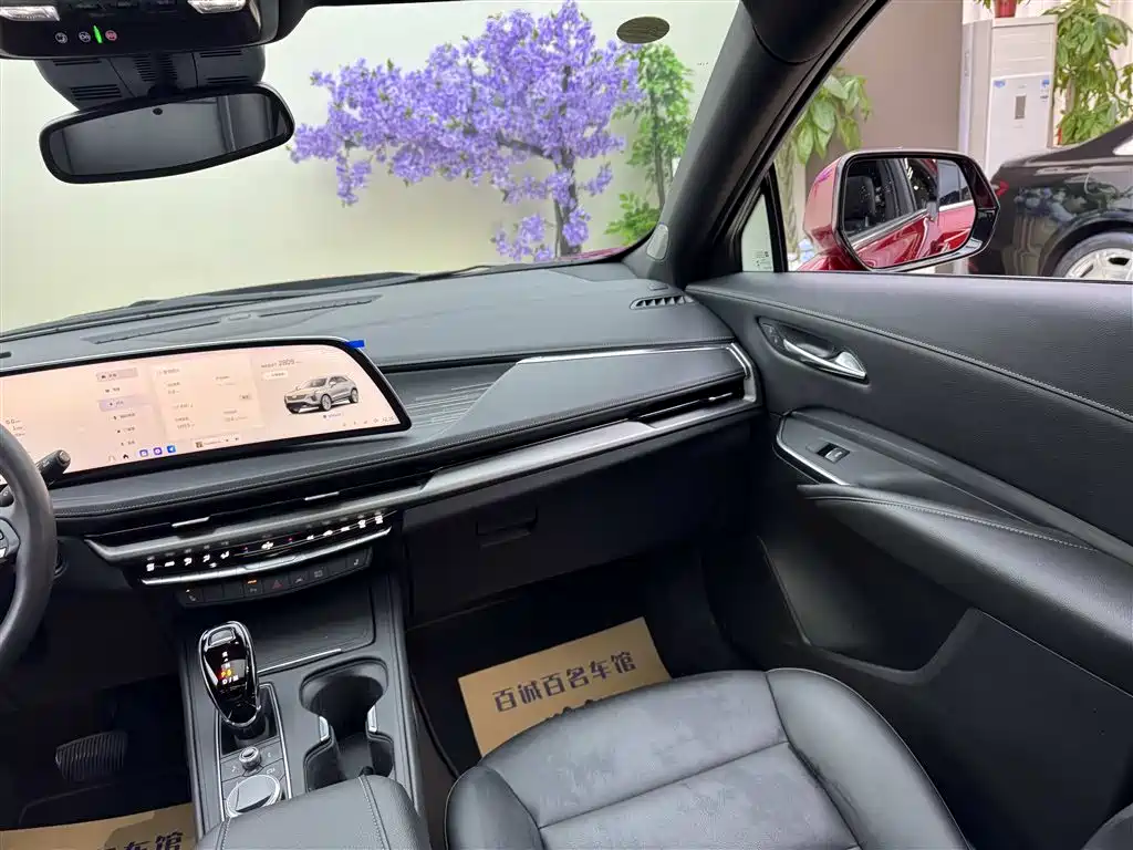 Cadillac XT4 2024 28T 2WD Luxury фото 15