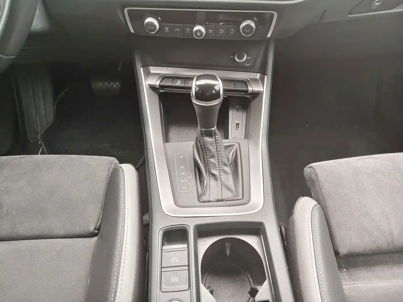 Фото 24 - Audi Q3
