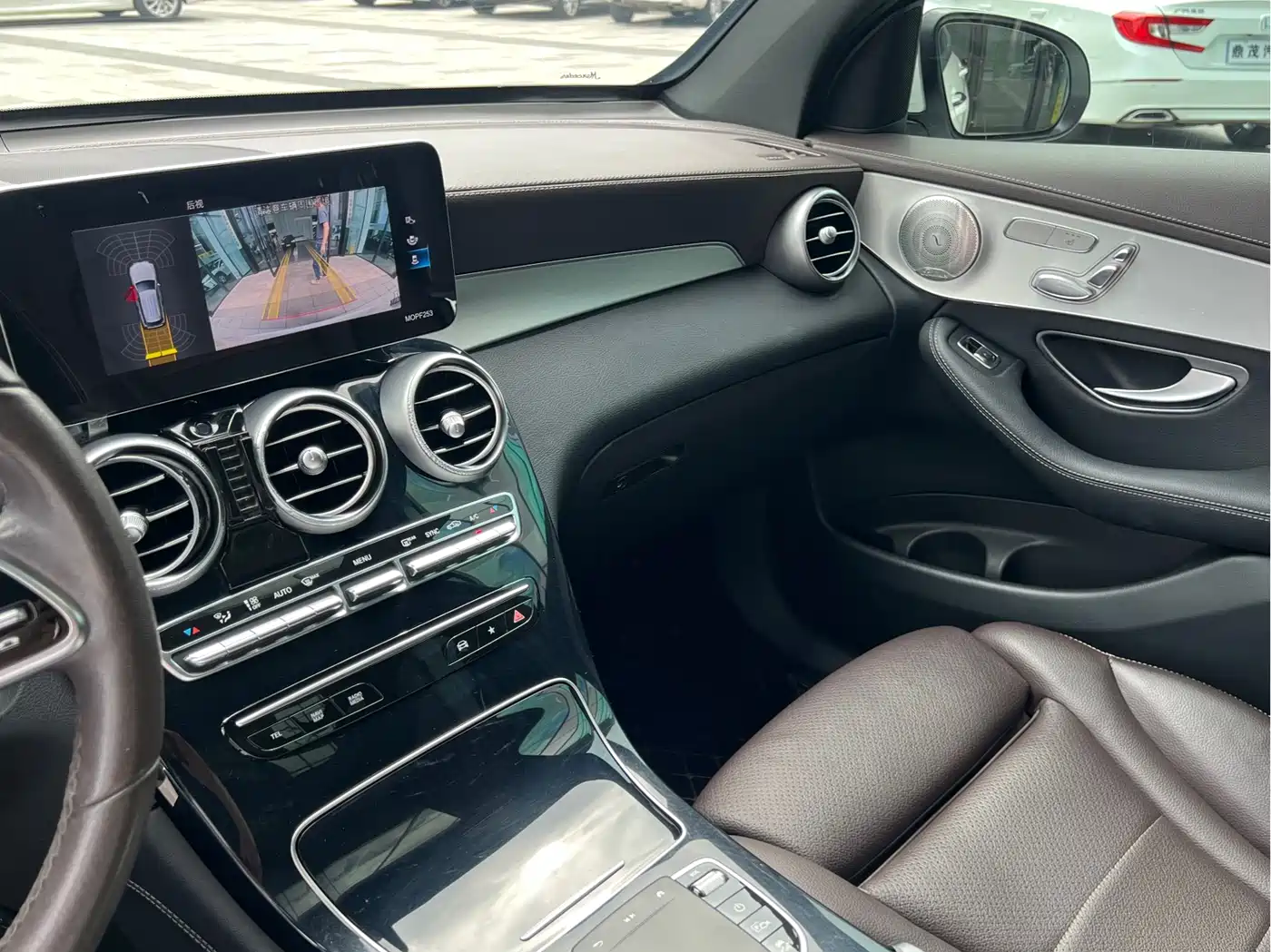 Mercedes-Benz GLC 2021 GLC 260 L 4MATIC Sporty фото 15