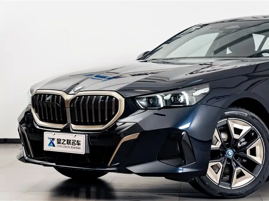 BMW 5 Series 2025 525Li M Sport Package фото 3