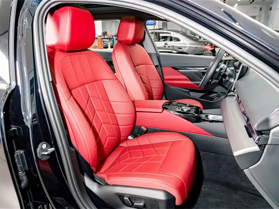 BMW 5 Series 2025 525Li M Sport Package фото 18