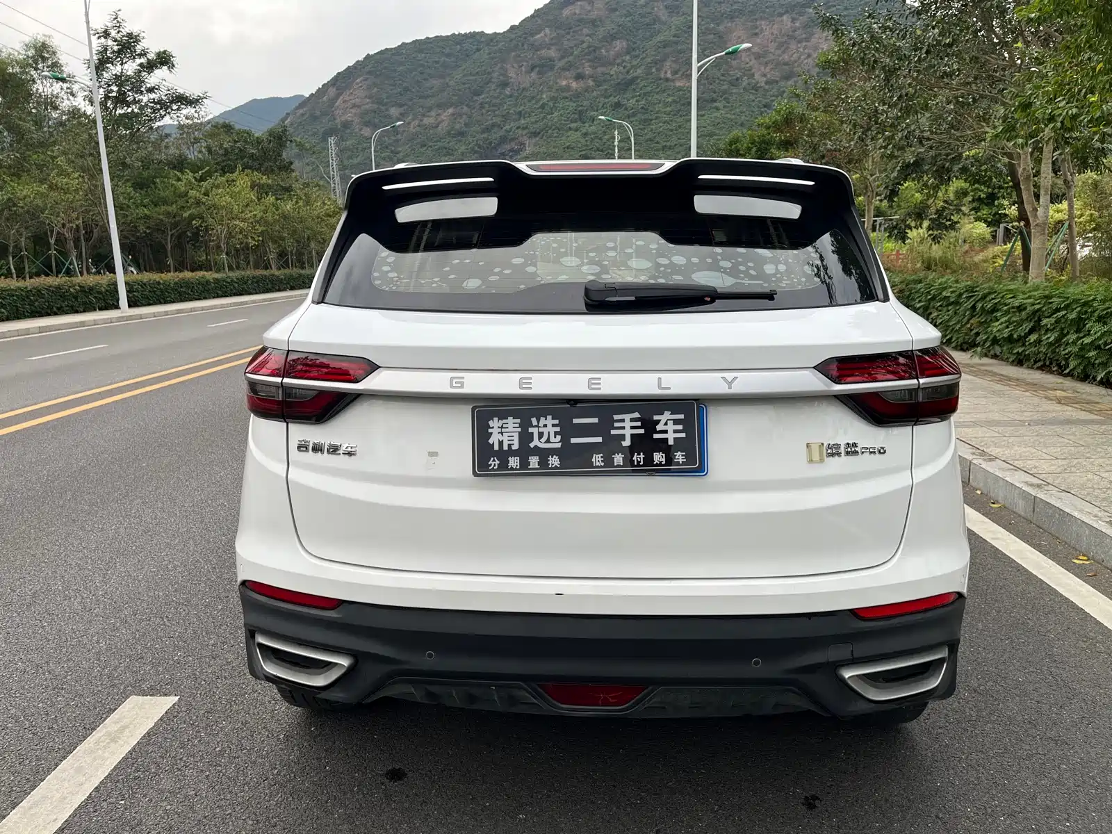 Фото 16 - Geely Coolray