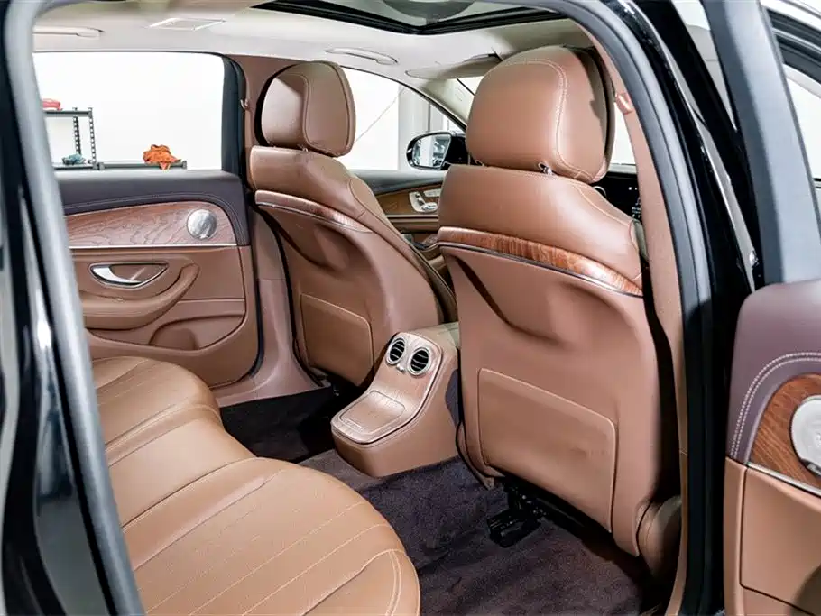 Mercedes-Benz E-Class New Energy 2022 E 350 e L Plug-in Hybrid Sedan фото 22