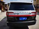 Фото 4 - Lincoln Navigator