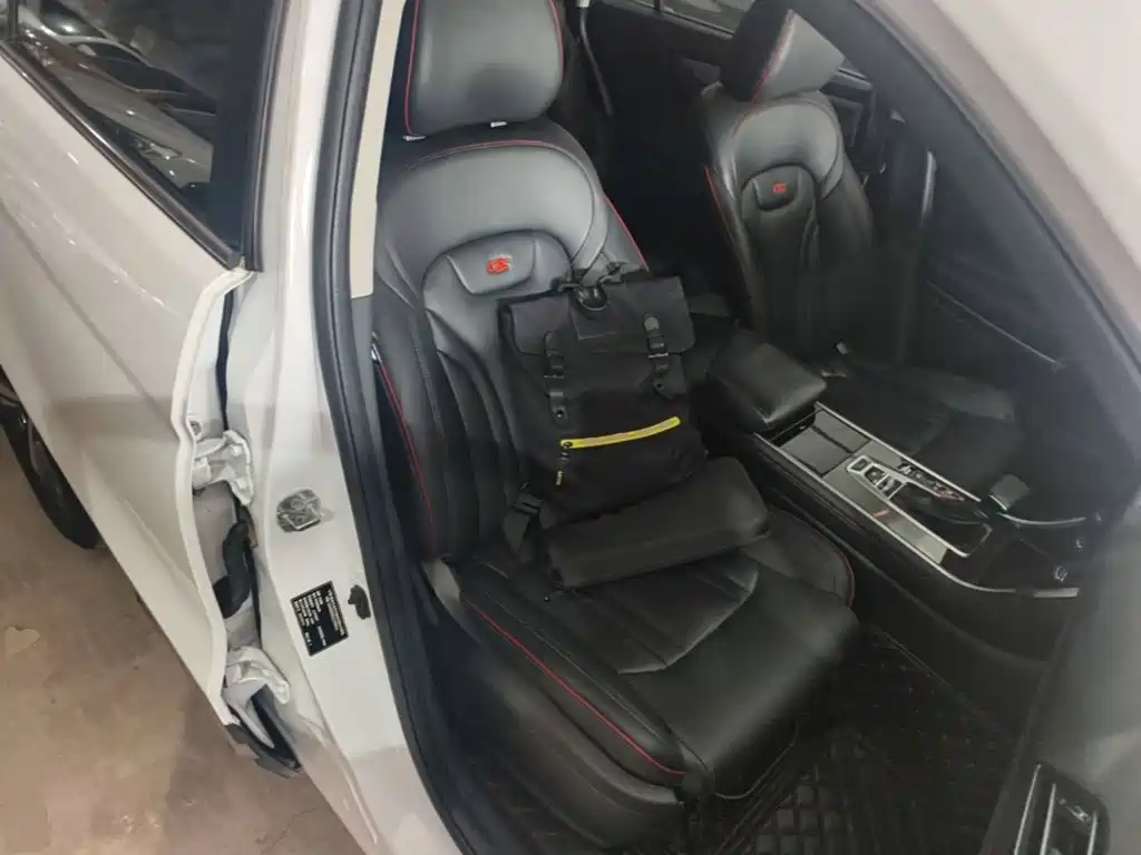 Фото 25 - Changan CS75