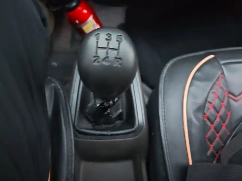 Wuling Motors Wuling Rongguang S 2023 2021 Model 1.2L Basic Enclosed Van 2-Seater LSI