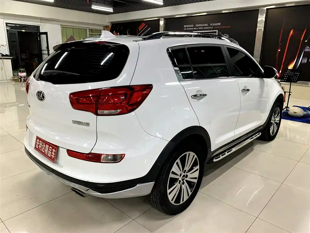 Kia Sportage 2016 2.0L Automatic 2WD DLX фото 12