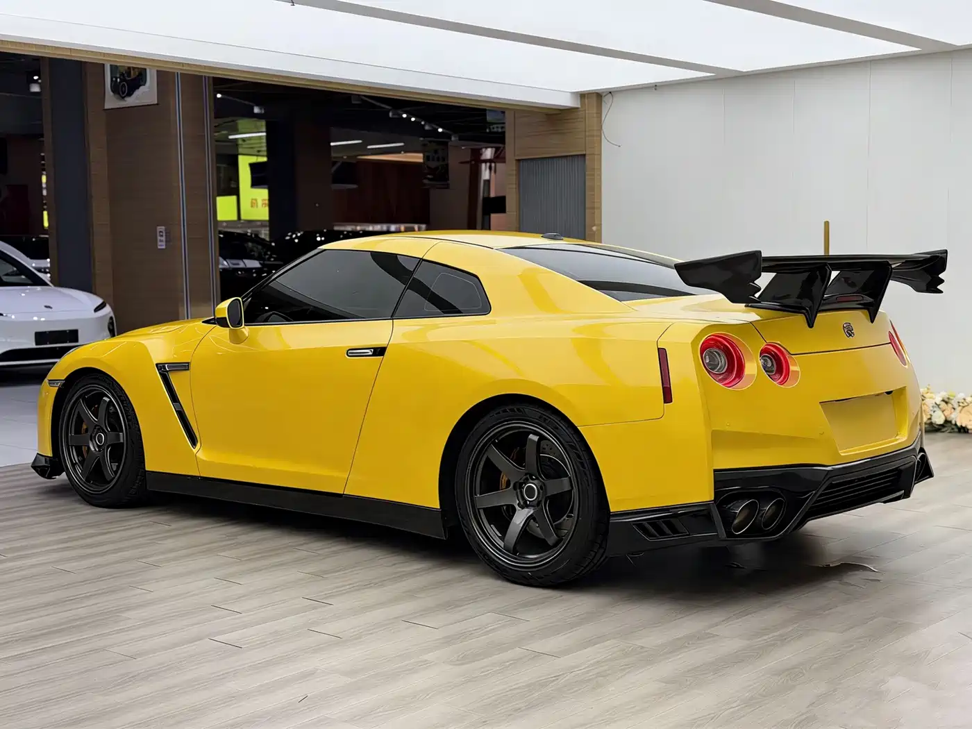 Nissan GT-R 2012 3.8T Premium Edition фото 7