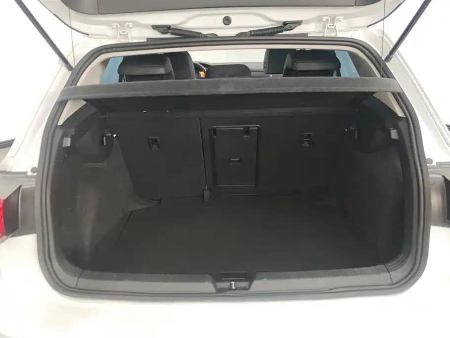 Volkswagen Golf 2023 Facelift 280TSI DSG Pro фото 4