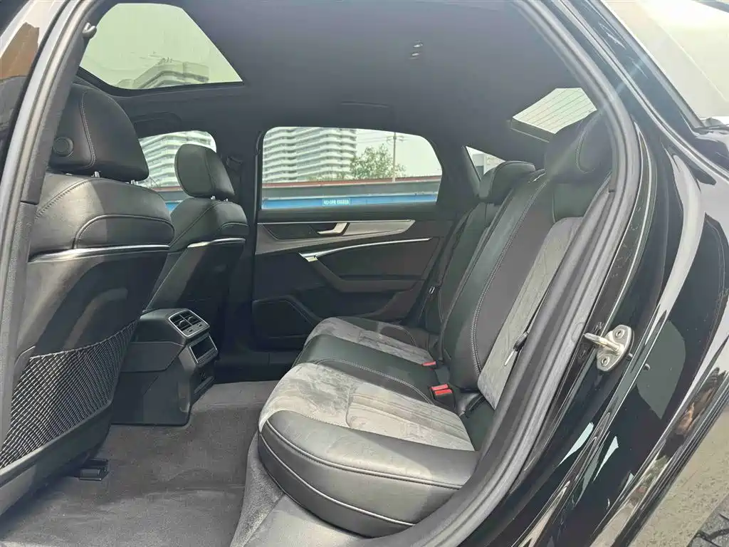 Audi A6L 2021 40 TFSI Luxury Sport фото 18