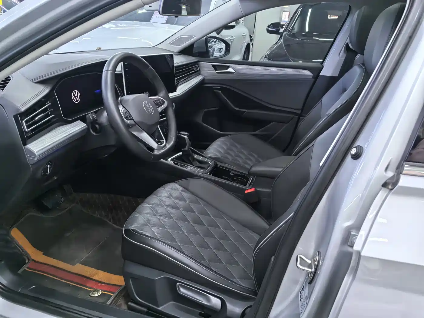 Volkswagen Sagitar 2024 300TSI DSG Surpass Edition фото 7
