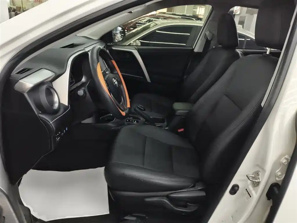 Toyota RAV4 Rongfang 2016 2.0L CVT 2WD Comfort (China V) фото 11