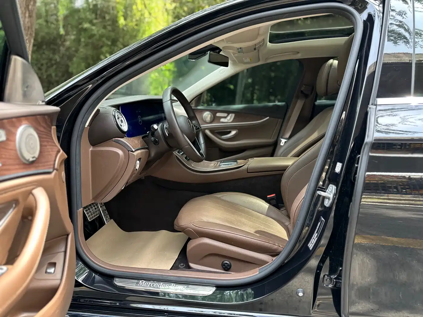 Mercedes-Benz E-Class 2023 E 300 L Fashion фото 9