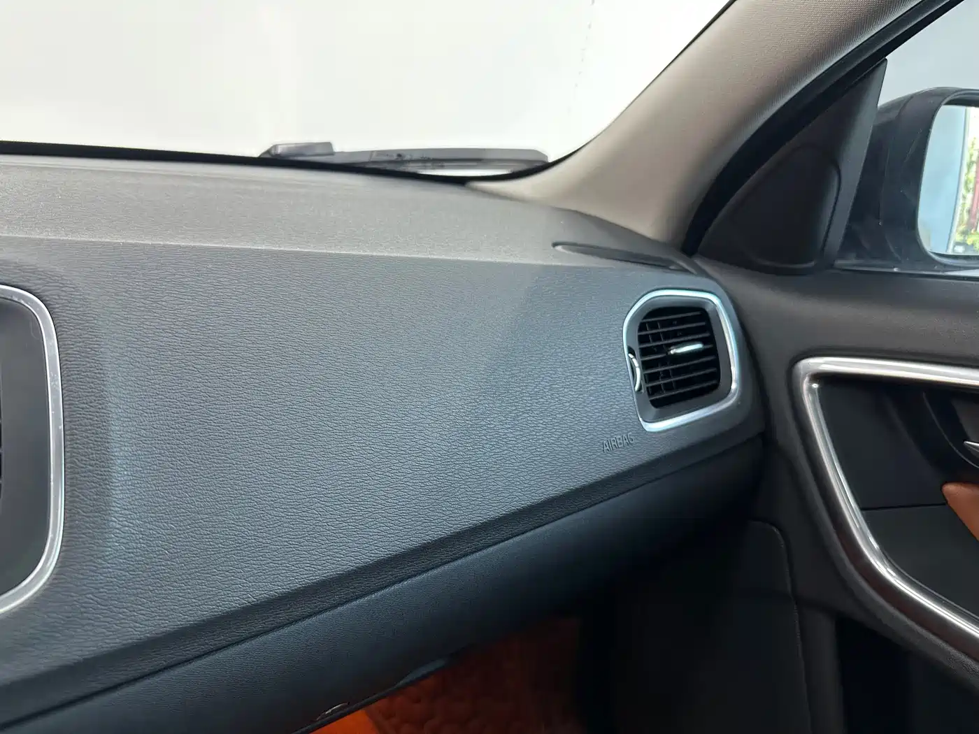 Фото 9 - Volvo S60
