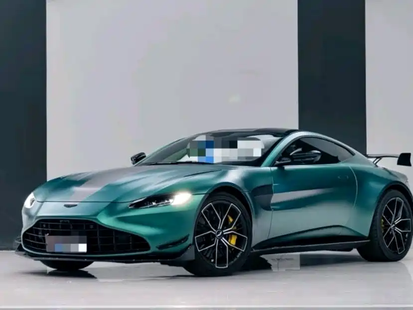 Фото 1 - Aston Martin Vantage