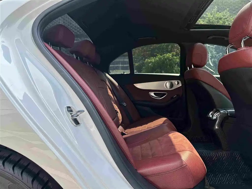Фото 20 - Mercedes-Benz C-Class