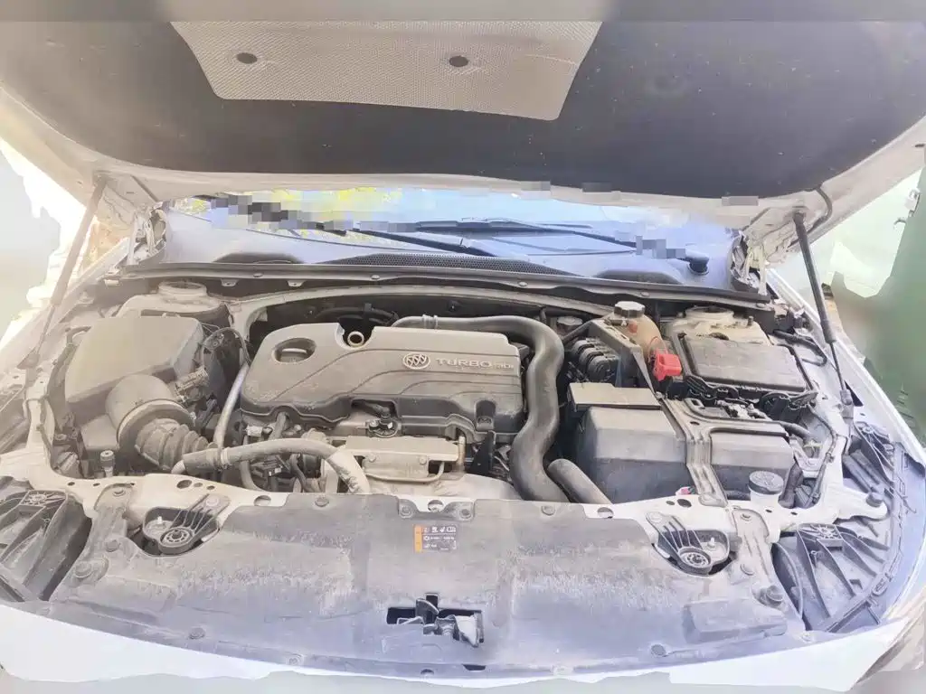 Photo 3 - Buick Regal