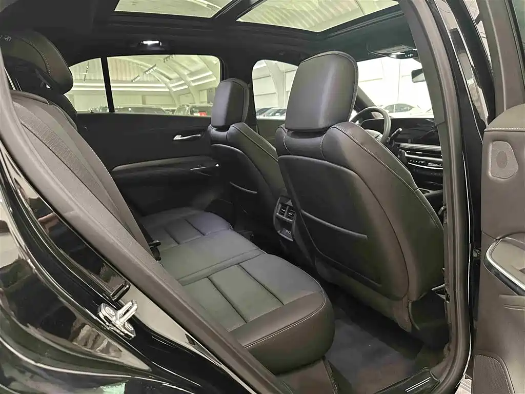 Cadillac XT4 2024 28T 2WD Premium фото 15