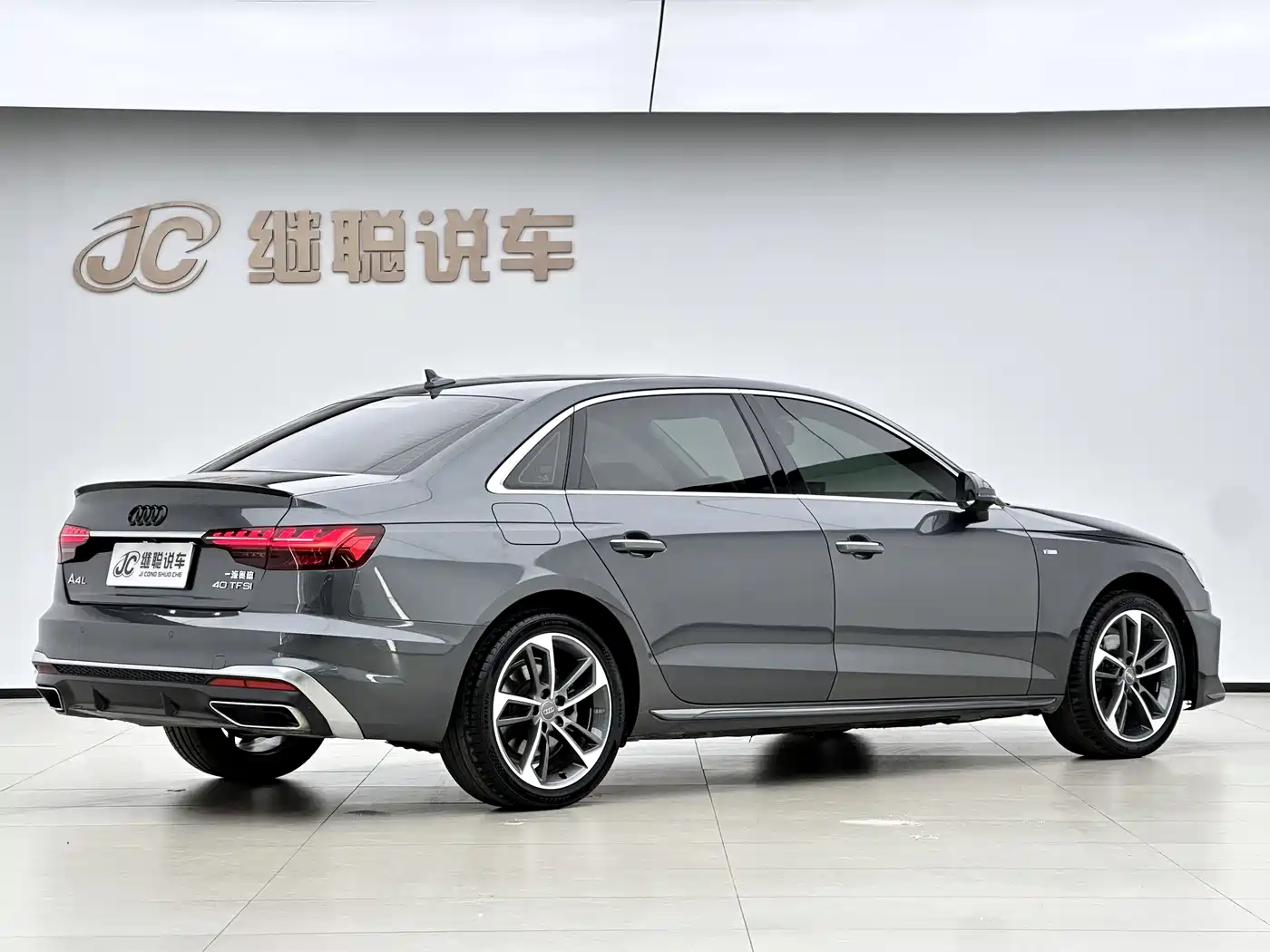 Audi A4L 2020 40 TFSI Fashion Dynamic Edition фото 3