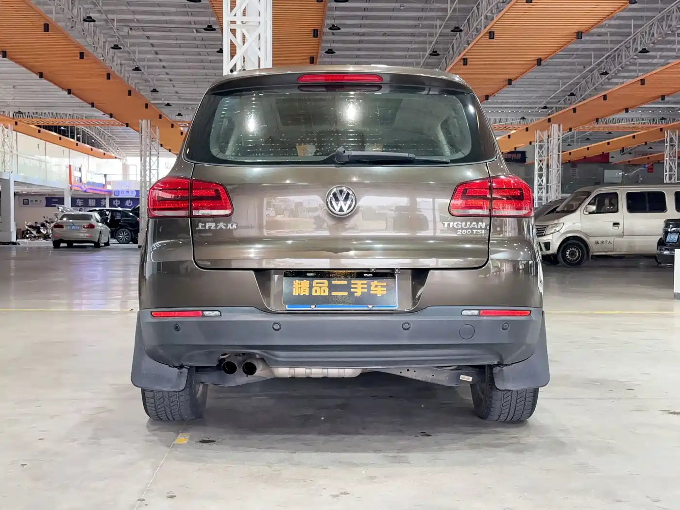 VOLKSWAGEN TIGUAN