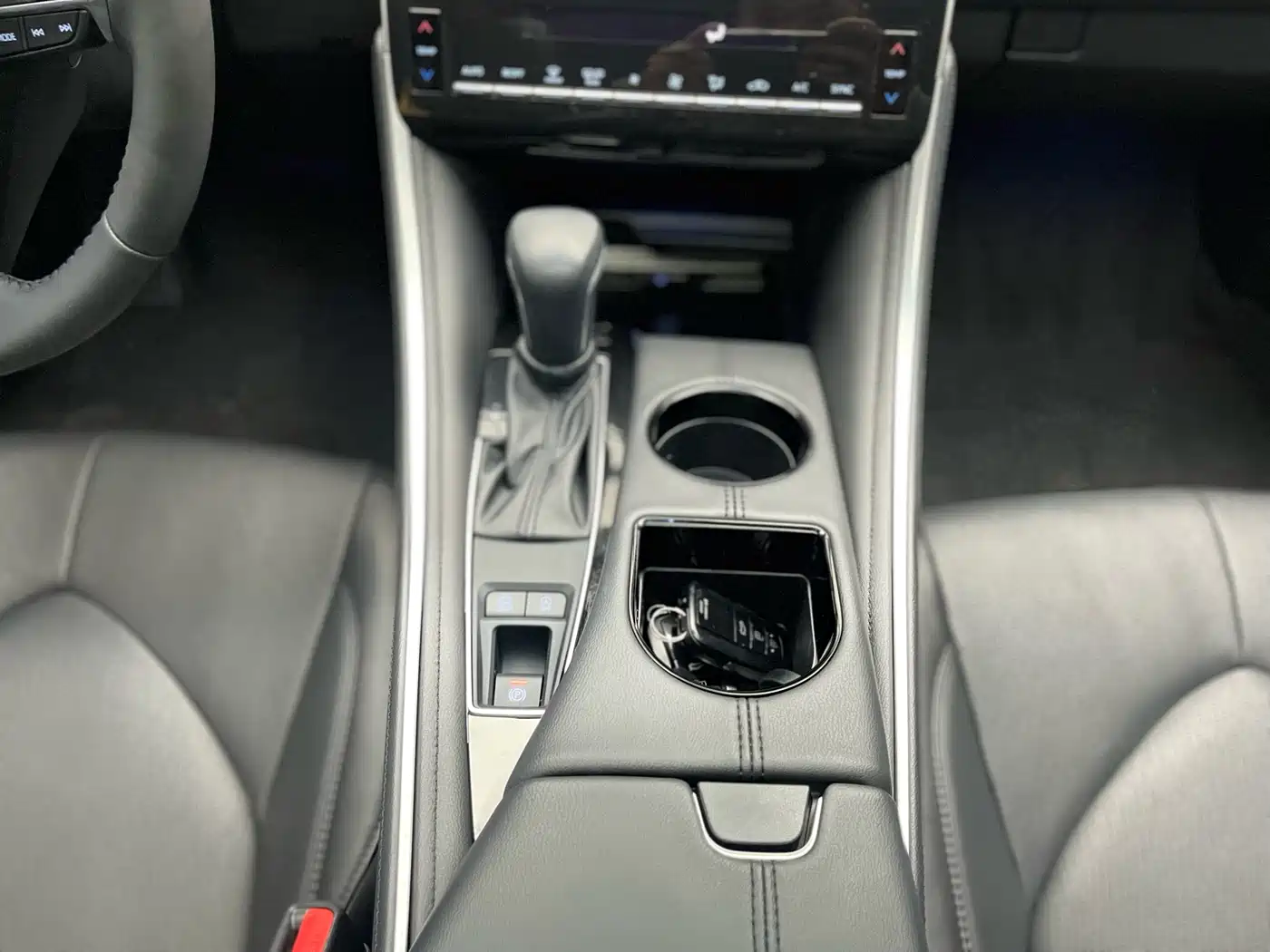 Toyota Avalon 2022 2.0L Luxury Edition фото 11