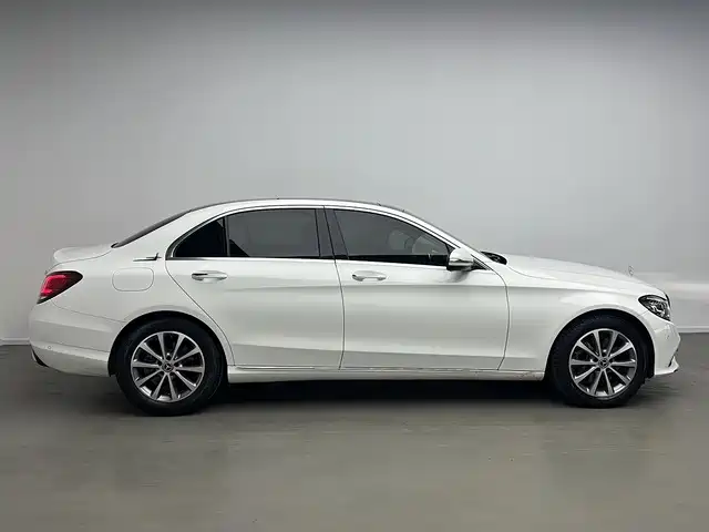Фото 5 - Mercedes-Benz C-Class