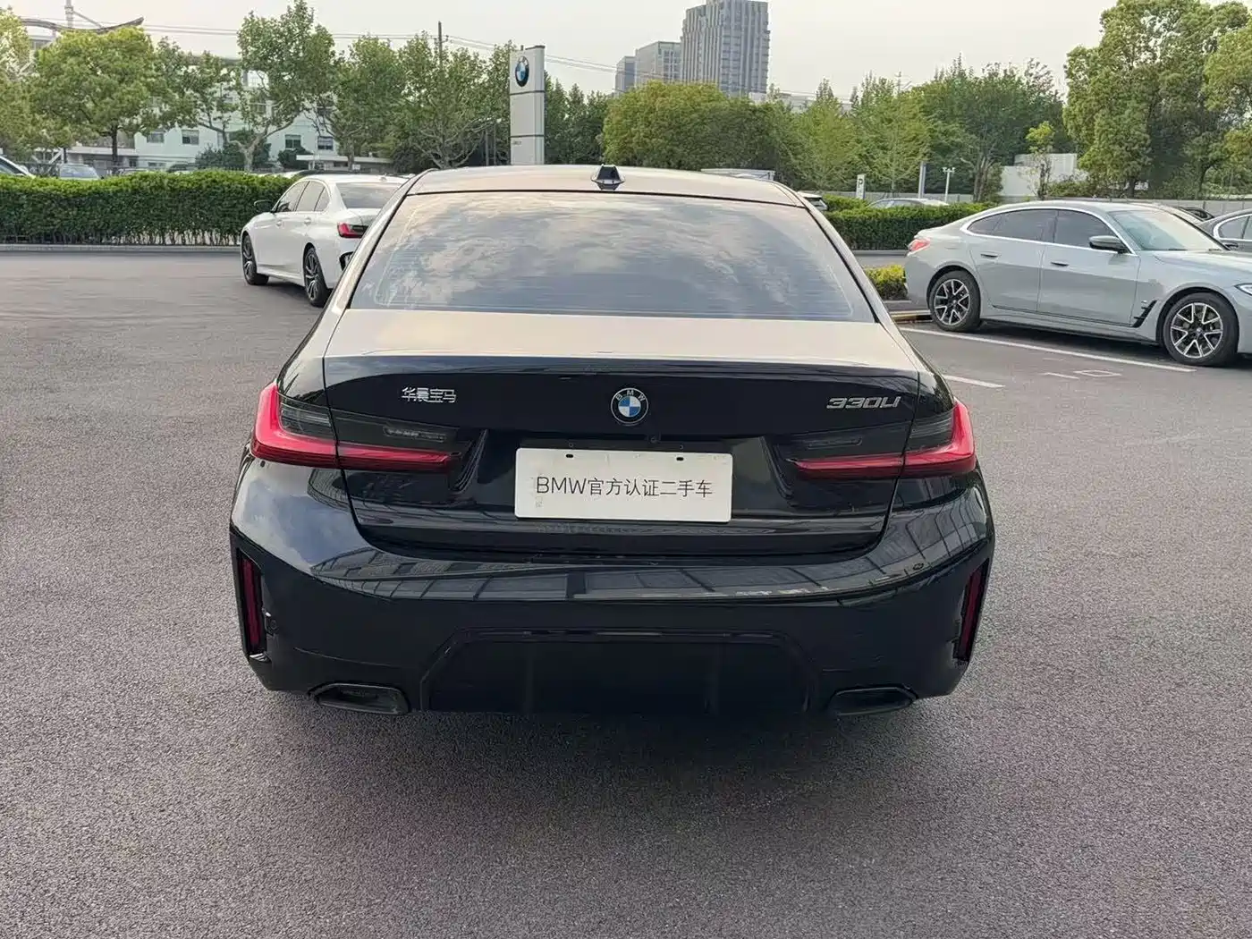 BMW 3 Series 2025 330Li M Sport Night Edition фото 3