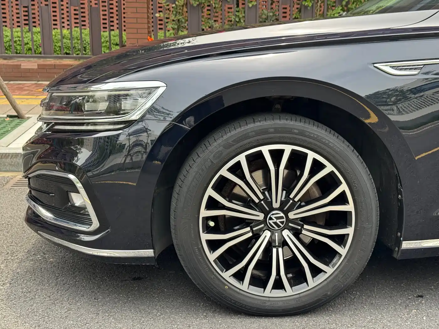 VOLKSWAGEN HUIANG