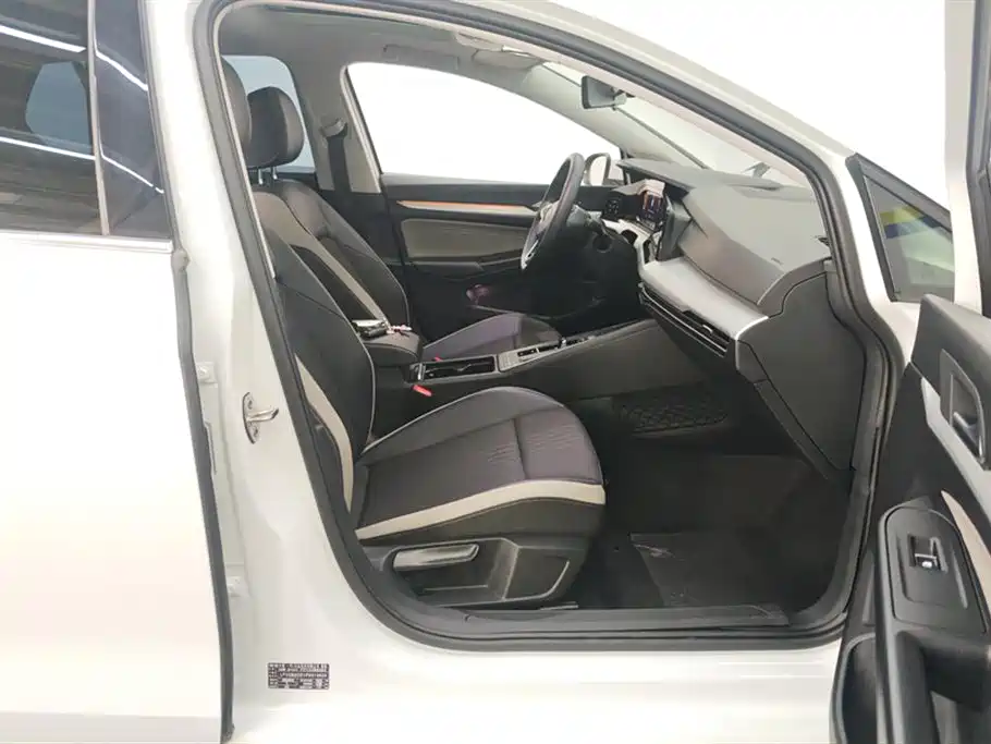 Volkswagen Golf 2023 Facelift 280TSI DSG Pro фото 7