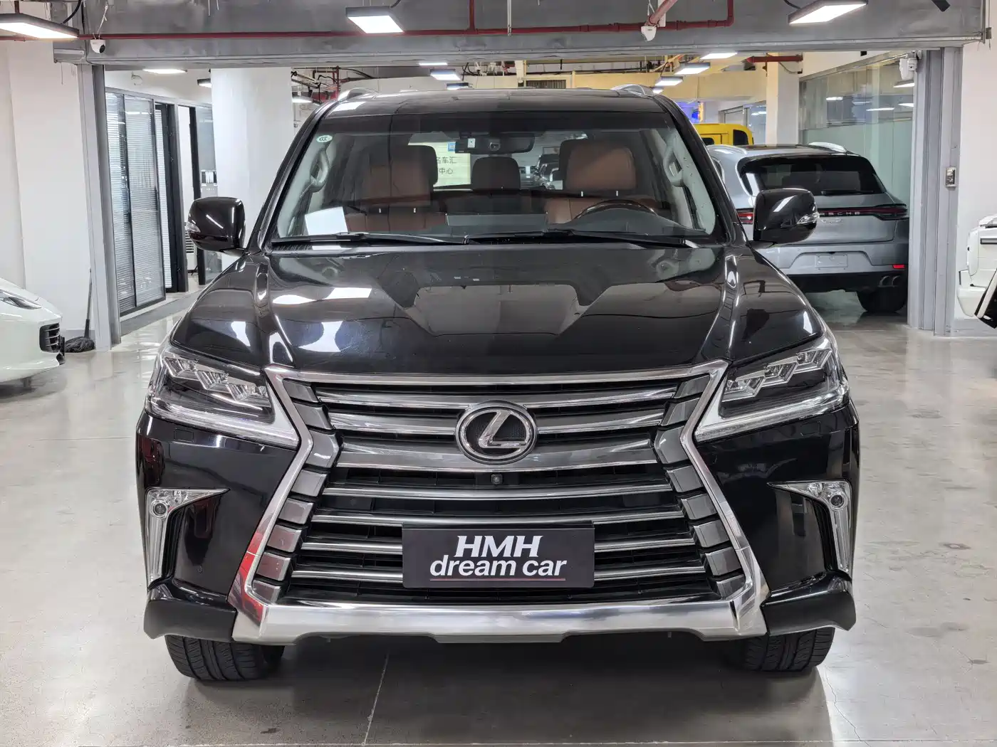 Lexus LX 2017 570 Dynamic Luxury фото 2
