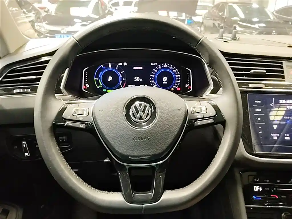 VOLKSWAGEN TIGUAN L NEW ENERGY