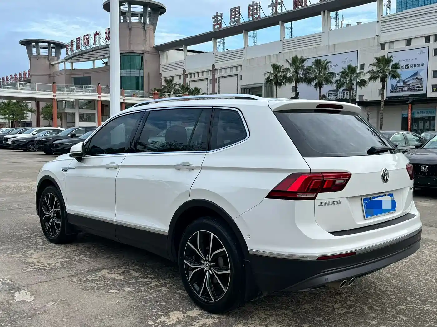 Volkswagen Tiguan L 2020 330TSI Auto 2WD Smart Luxury China VI фото 4