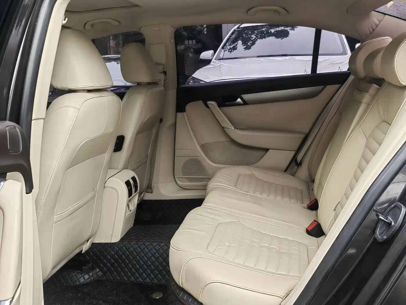 Volkswagen Magotan 2013 1.8TSI Luxury фото 5