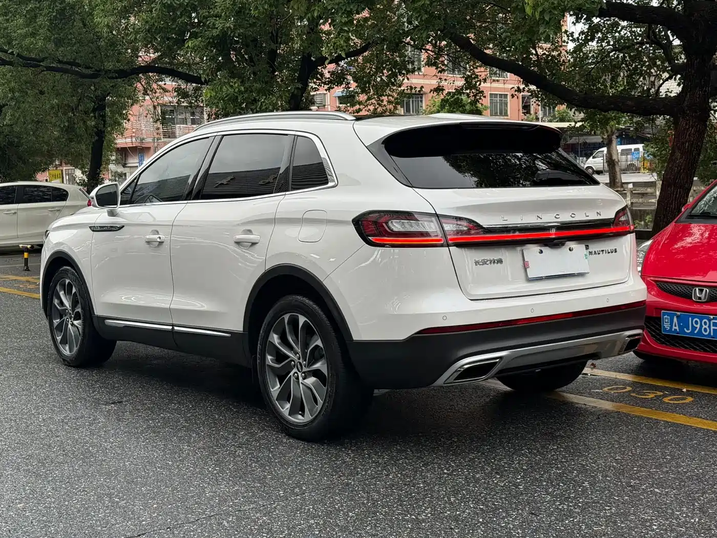 LINCOLN NAVIGATOR