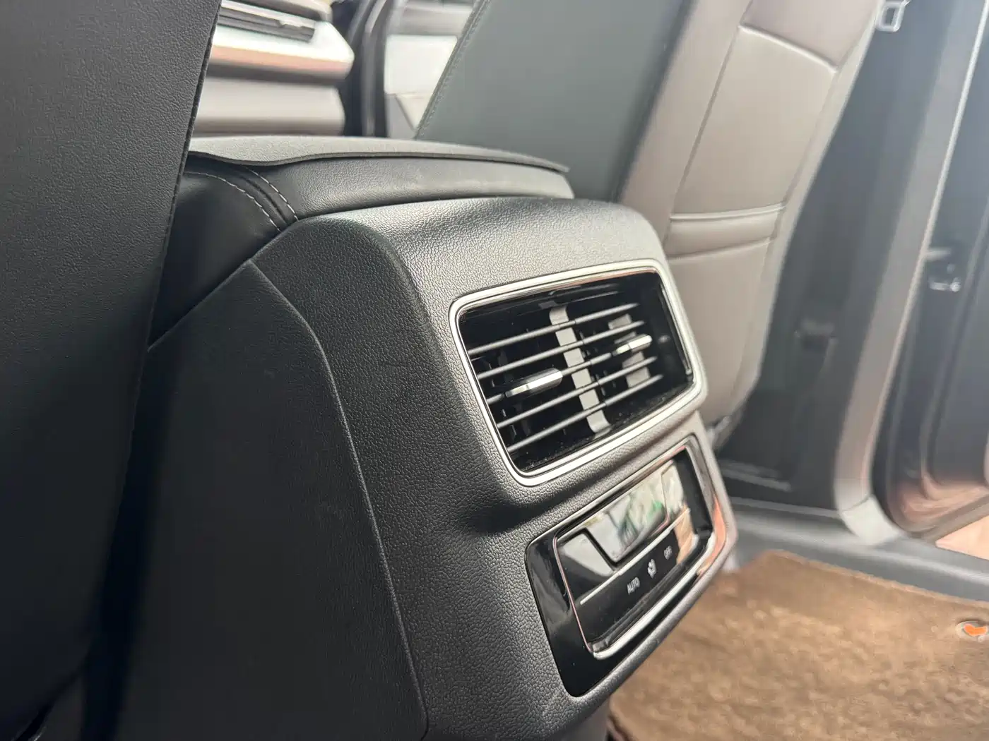 Volkswagen Talagon 2023 380TSI 4WD R-Line Touring Edition фото 10