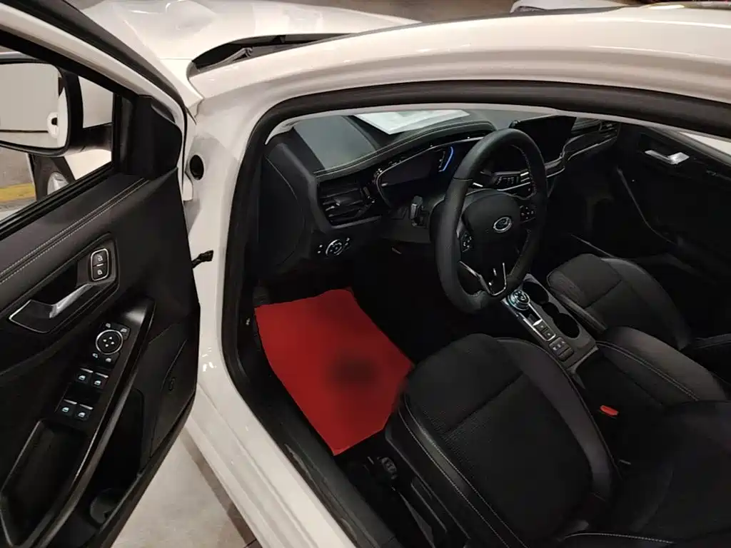 Ford Focus 2022 2021 Hatchback EcoBoost 180 Auto Trend