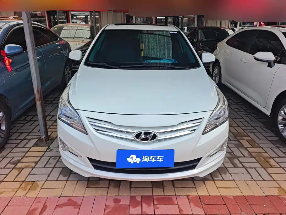 Hyundai Reina 2017 2016 1.4L Automatic GLX Leading
