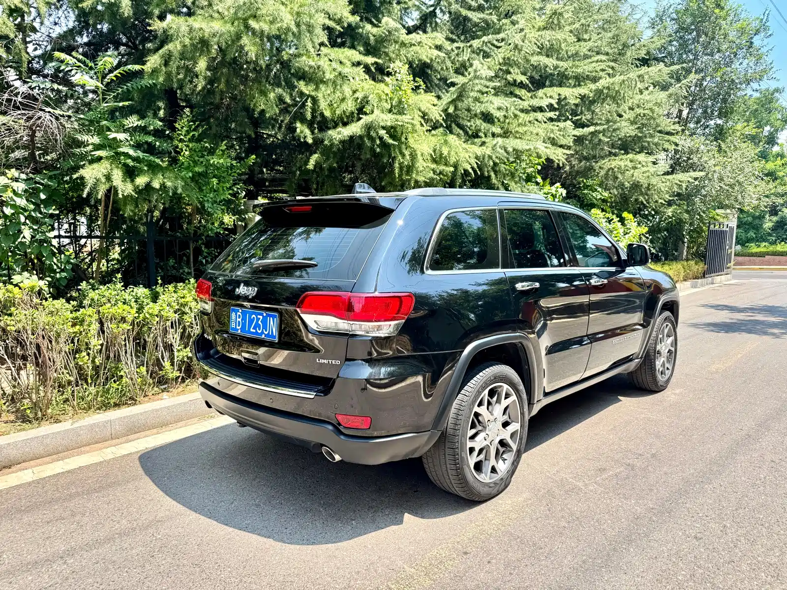 صورة 7 - Jeep Grand Cherokee (Import)