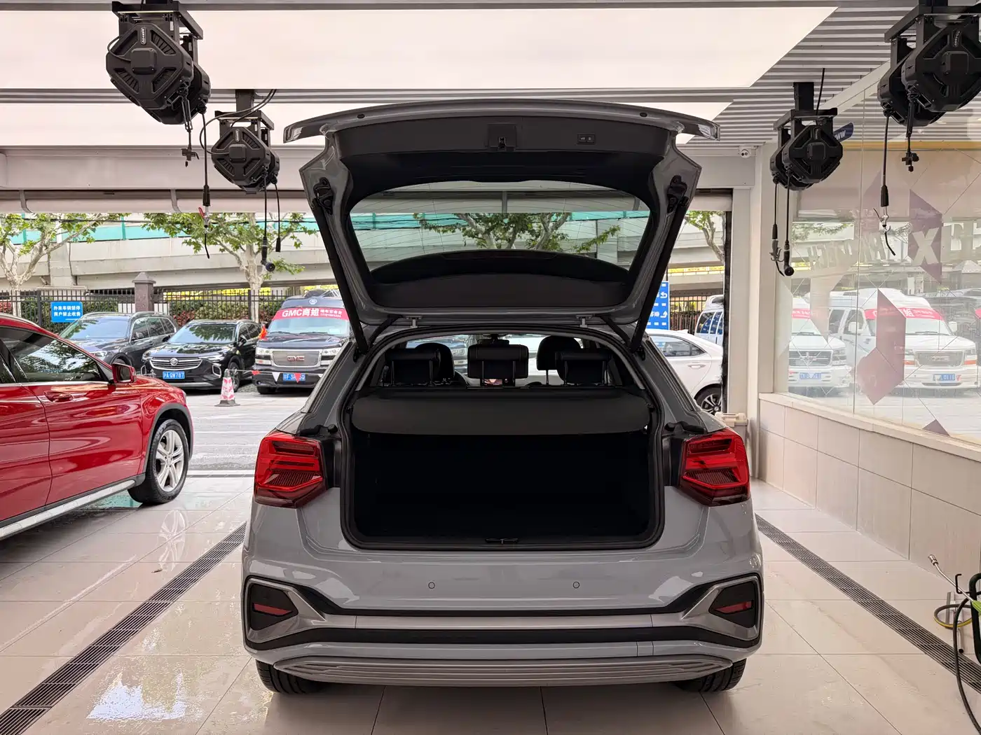 AUDI Q2L E-TRON