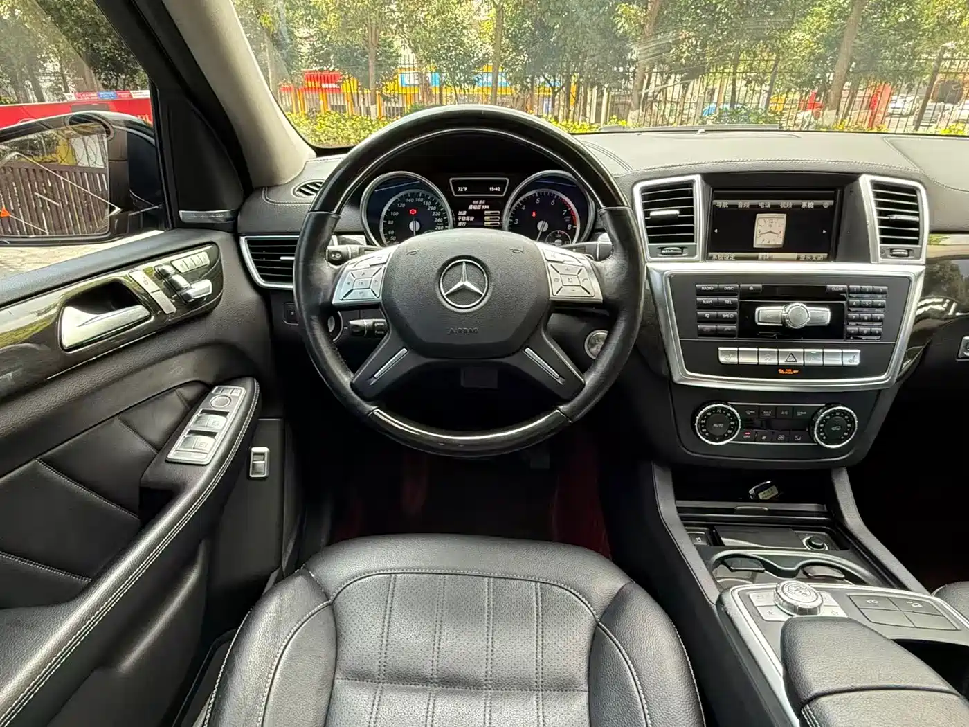 Mercedes-Benz GL-Class 2015 GL 400 4MATIC Luxury фото 23
