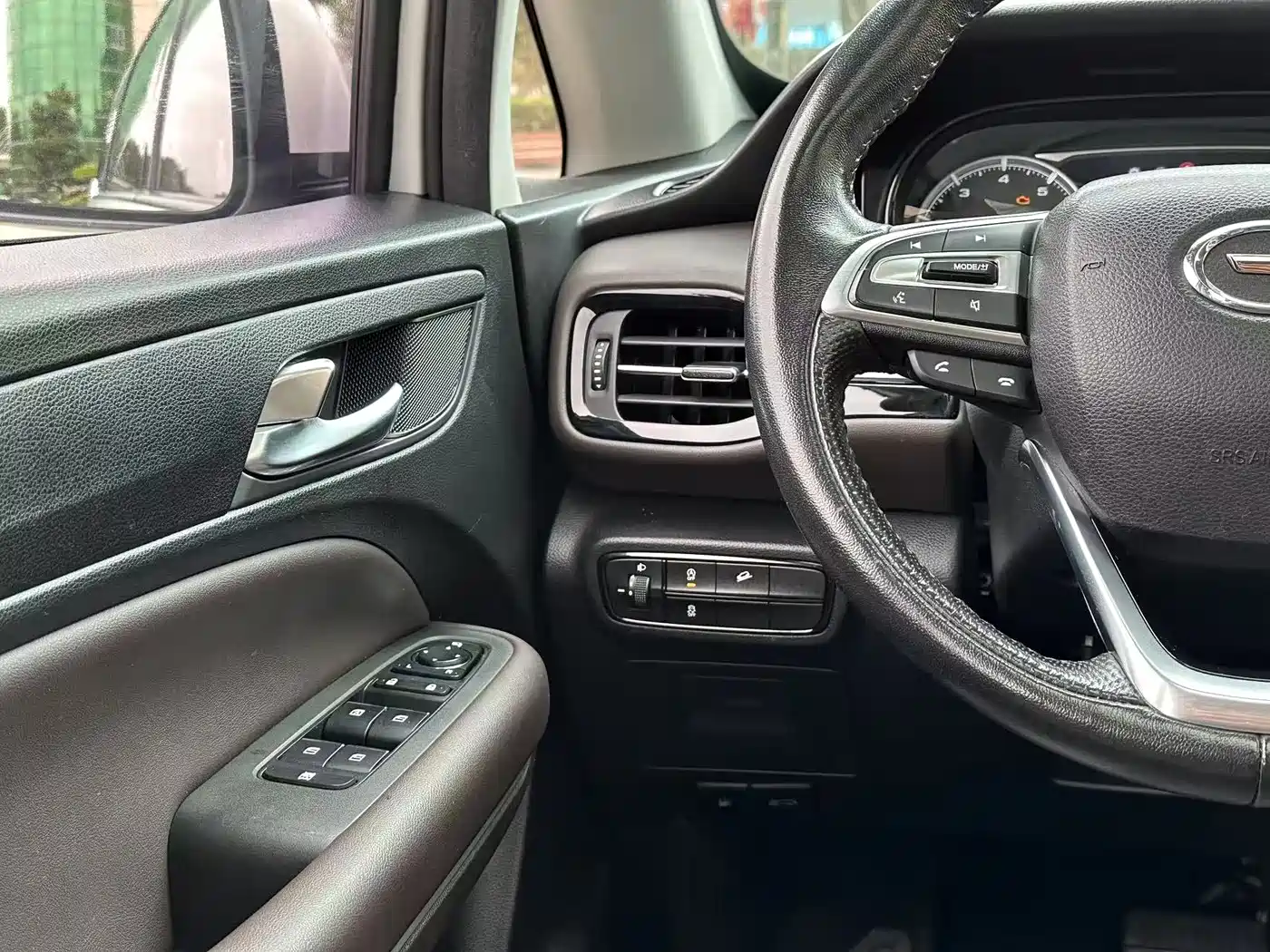 GAC Trumpchi Trumpchi M6 2019 270T Automatic Premium Edition (7-Seater) China V фото 9