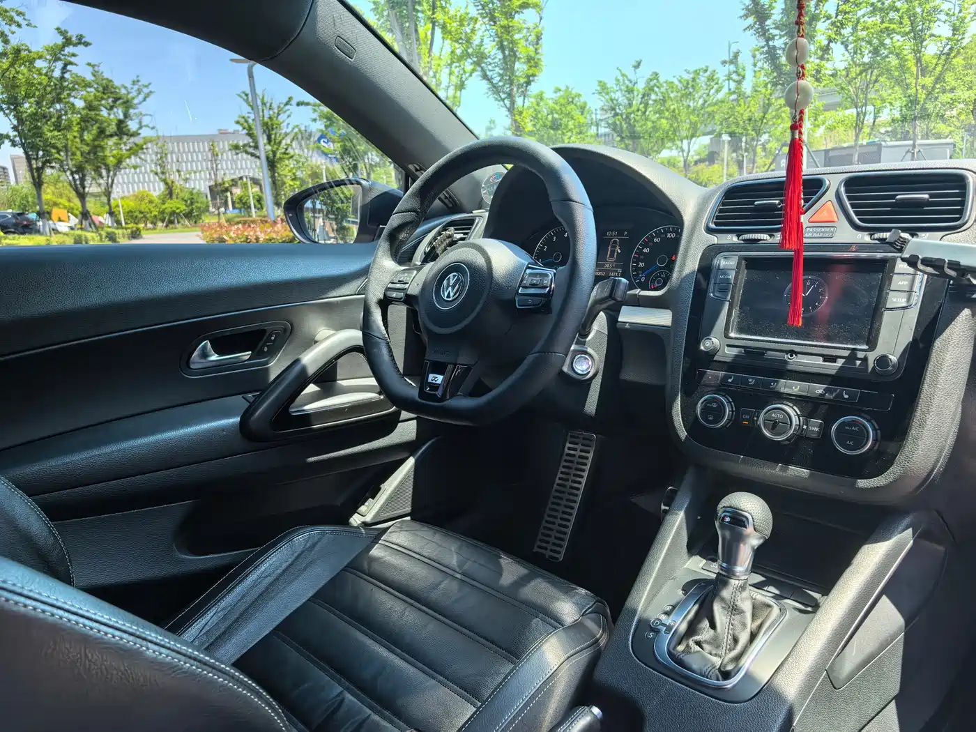 Volkswagen Scirocco 2011 Model R 2.0TSI фото 9