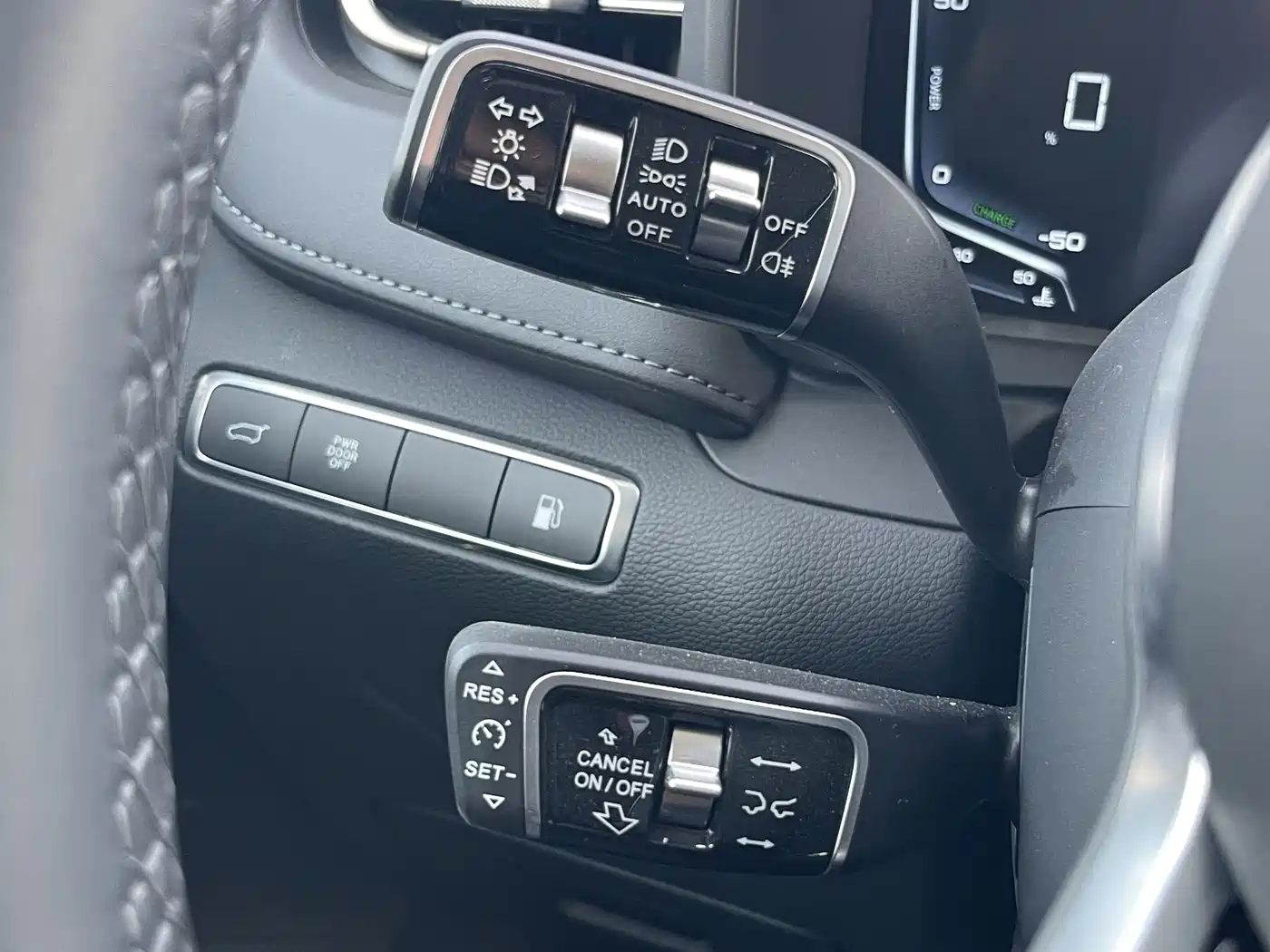 Hongqi HQ9 PHEV 2024 Model 2.0T AWD Luxury Edition фото 36